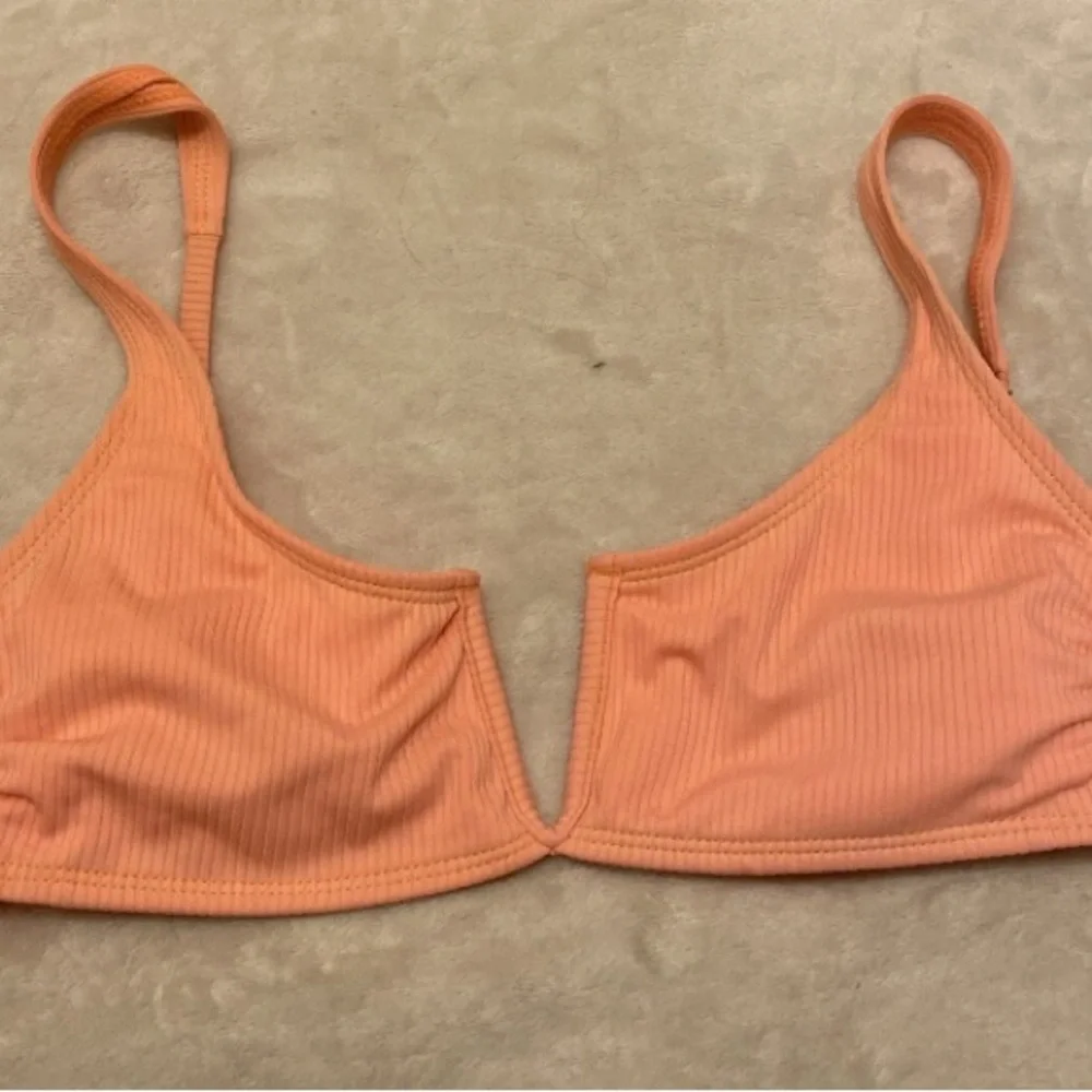Peach Ribbed V-Center Bikini Top